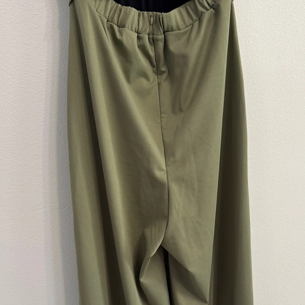 HALARA Sleeveless Olive Green V-Neck forming Jumpsuit size SMALL - Picture 8 of 11